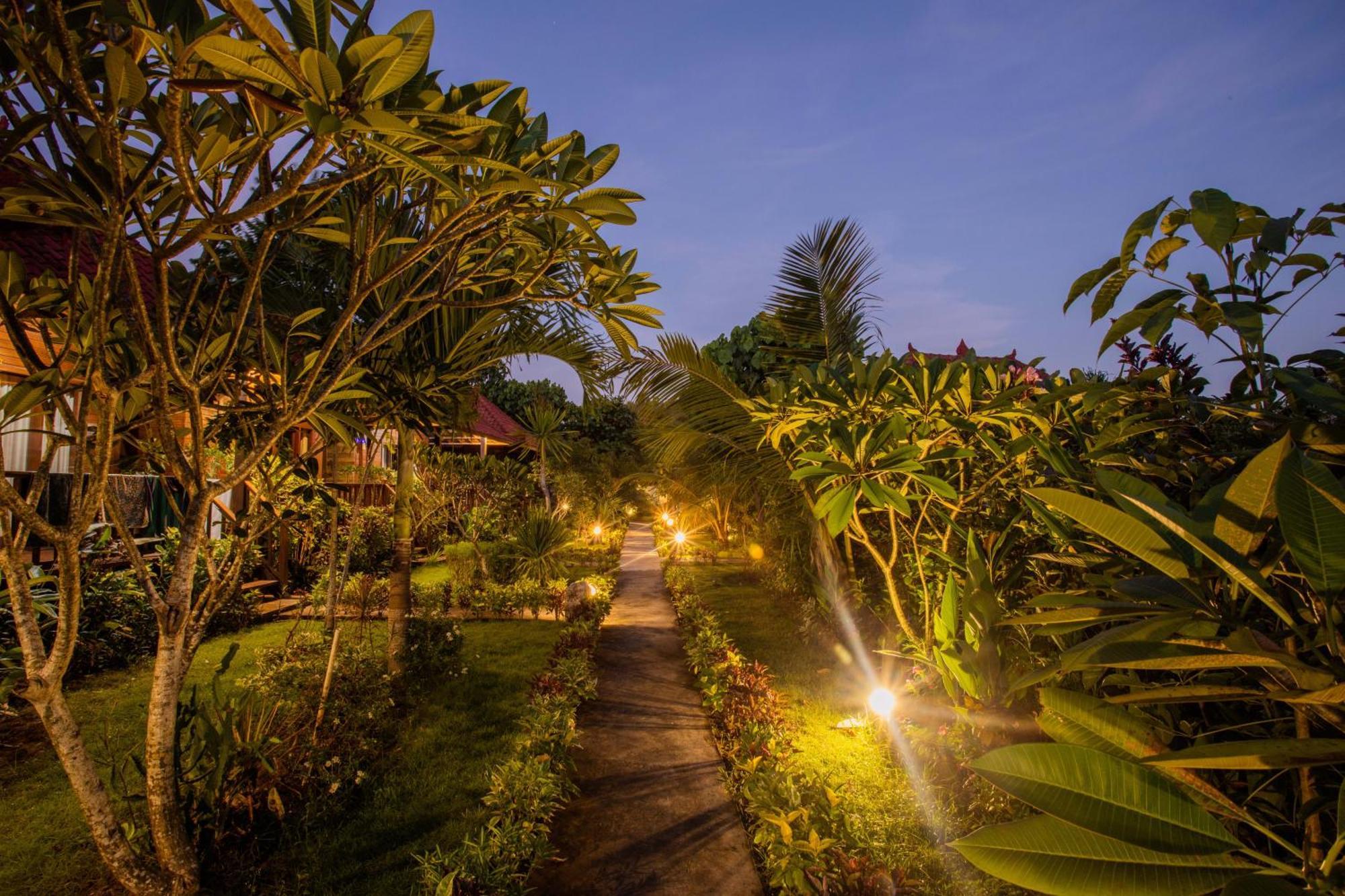 The Parnas Hotel Nusa Lembongan Exterior foto